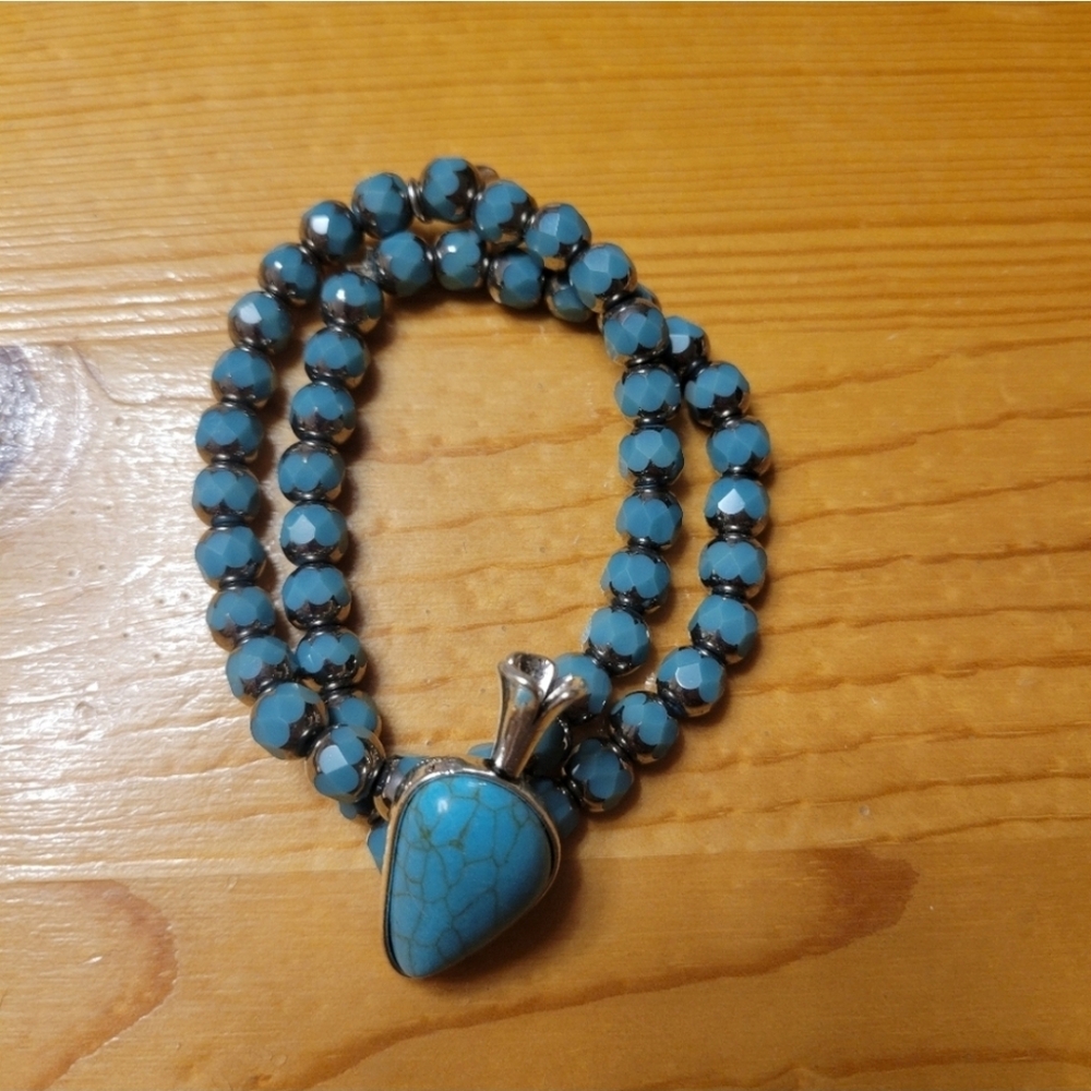 Turquoise faux stone Beaded stretch Bracelet turquoise staionary swash blossom